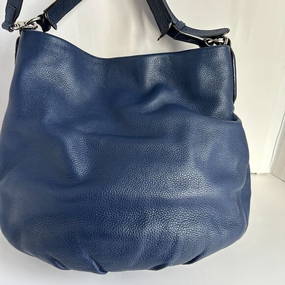 Chic Navy Hobo Bag - Picture 3 of 15